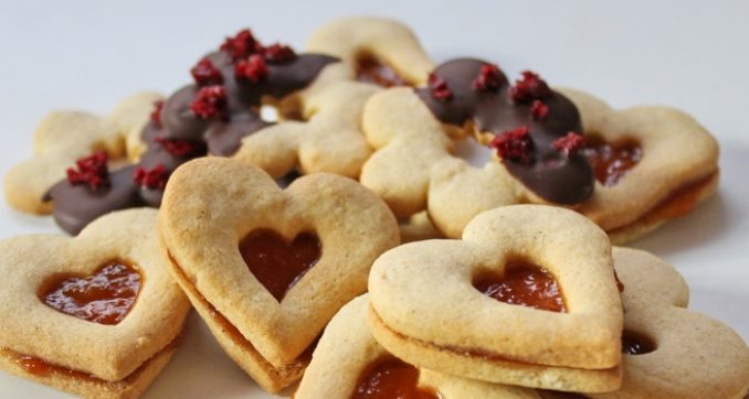 Valentin-napi linzer gluténmentesen Valentin-napi linzer gluténmentesen