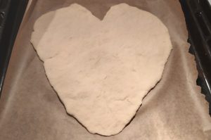 szív alakú pizza tészta